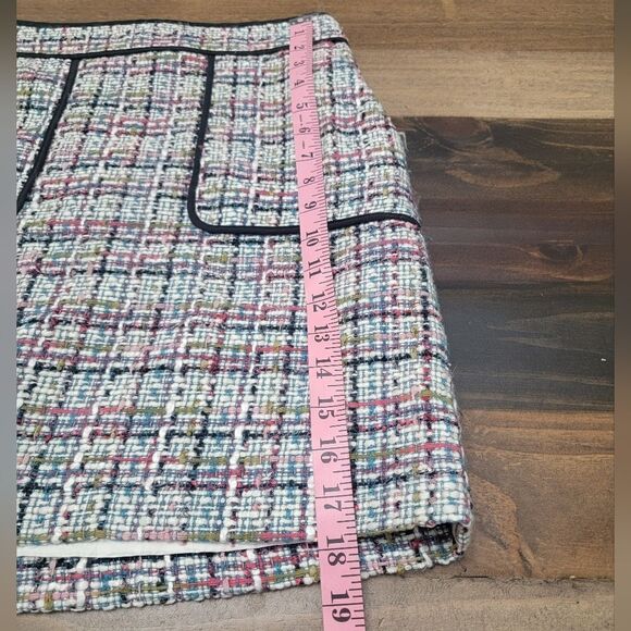 LOFT Tweed Plaid Patch Pockets Lined Academia Back Zip Shift Mini Skirt Size 2 - Picture 9 of 11